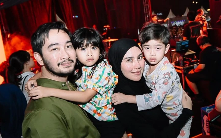 Keluarga Syahnaz Sadiqah Dan Jeje Govinda [Sumber: Instagram]
