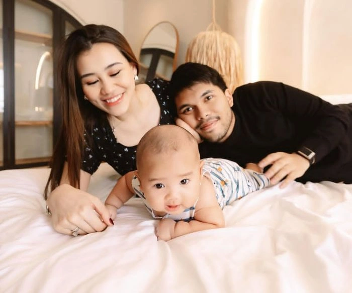 Keluarga Thariq Halilintar Dan Aaliyah Massaid [sumber: Instagram Aaliyah Massaid]