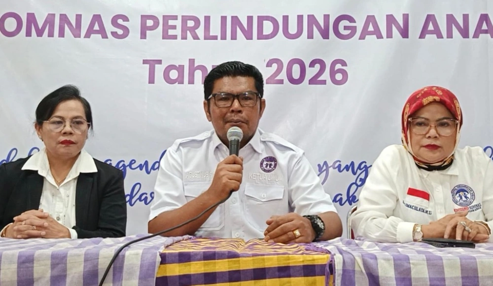 Ketua Komnas PA Agustinus Sirait membeberkan hasil pertemuan dengan Virgoun. [Indopop/Raka]