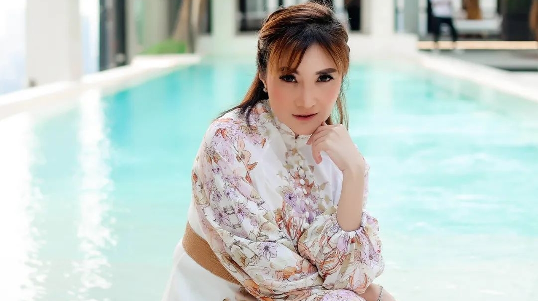 Kiki Amalia Melahirkan Normal di Usia 42 Tahun, Ketahui Risikonya di Sini!