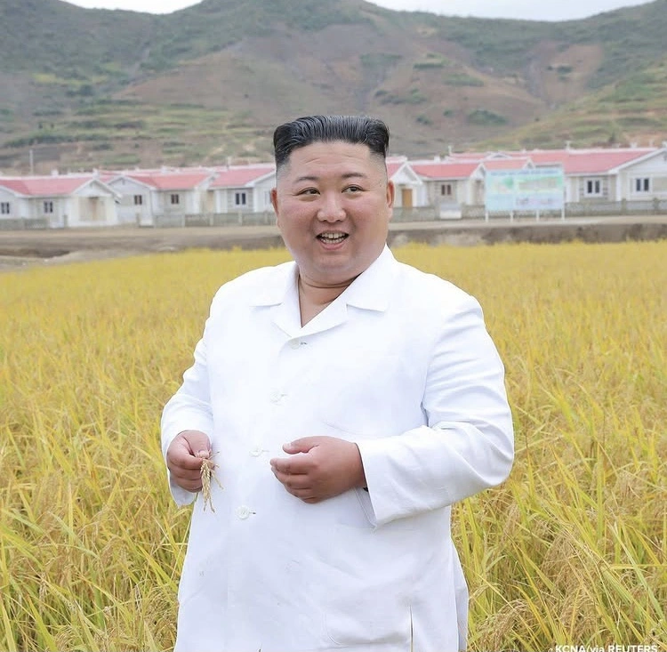 Kim Jong Un Di Kimhwa County [Instagram]