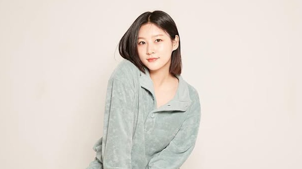 Kim Saeron Bikin Ulah Lagi, Posting Foto Nikah Bareng Pria Misterius