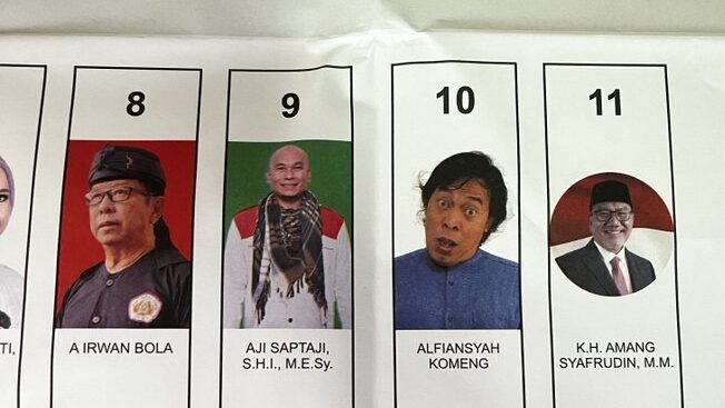 Alasan Komeng Pajang Foto di Surat Suara DPD Jabar Nggak Kalah Nyeleneh