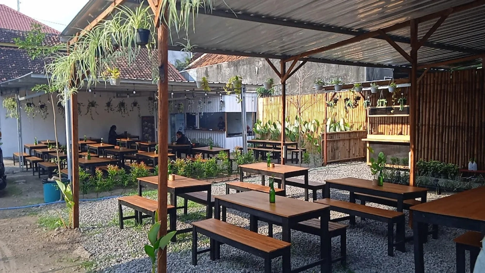 Kondisi Terkini Bisnis Rully Anggi Suami Boiyen [Sumber: Tiktok]