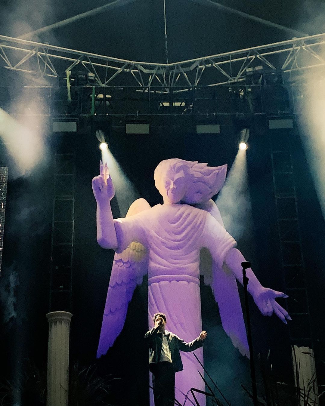 Hindia menampilkan patung mirip baphomet pada 2023 lalu [Twitter]
