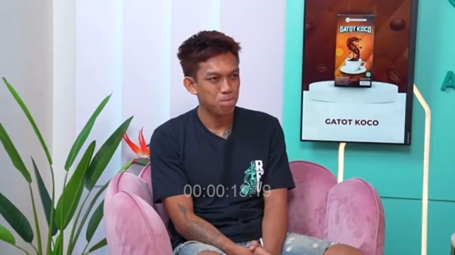 Gaga Muhammad Pamer Gandeng Tangan Cewek, Pacar Baru?