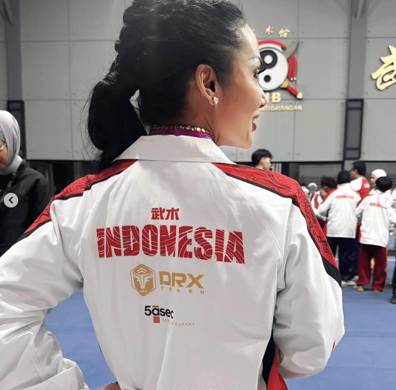 Krisdayanti Ikut Kontingen Wushu Indonesia Ke China. [Instagram]