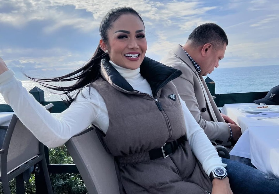 Krisdayanti Terciduk Pakai Jam Tangan Seharga Mobil