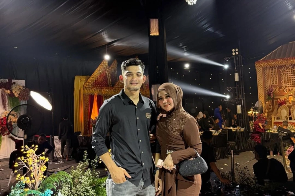 Leni Marzuryati Dan Irwandi [Instagram]