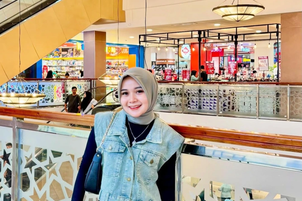 Leni Marzuryati [Instagram]