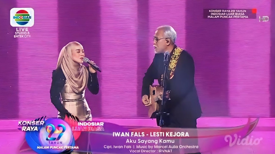 Kolaborasi Lesti Kejora dan Iwan Fals di HUT Indosiar Dipuji Keren Banget