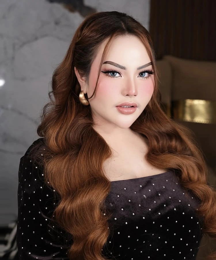 Lisa Mariana [Instagram]