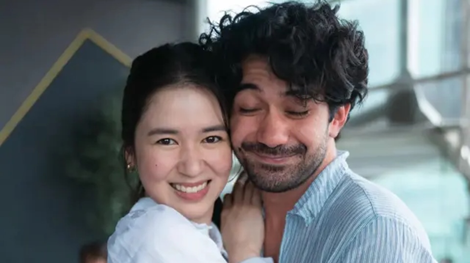 Reza Rahadian Kecanduan Lagu 'Garam & Madu' Sampai Bikin Laura Basuki Speechless