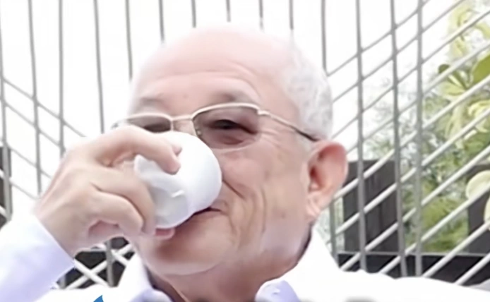 Low Tuck Kwong beli lukisan SBY seharga 6,5 miliar. [TikTok/CNBC]