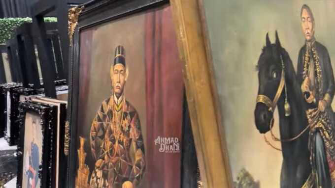 Ahmad Dhani memiliki ritual memasang lukisan Raja Jawa di Ngunduh Mantu