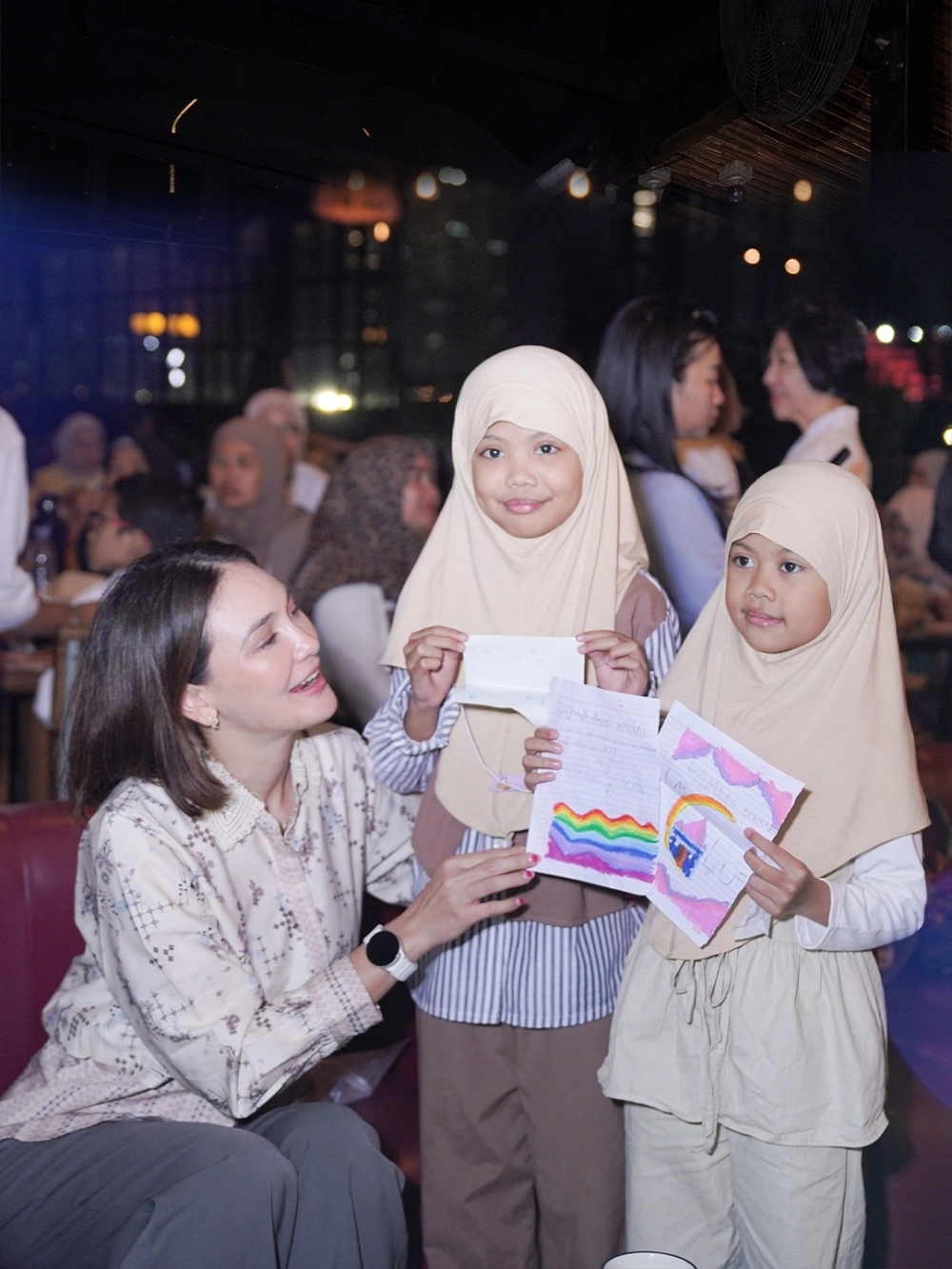 Luna Maya Bukber Dengan Yayasan Kanker Anak Indonesia [sumber: Instagram Lunamaya]