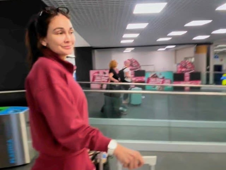Luna Maya ke Roma Sendiri Buat Kerja, Tunda Bulan Madu [Instagram]