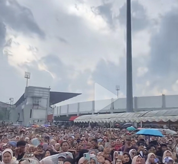 Madura Lautan Manusia Di Konser Valen [Tiktok]