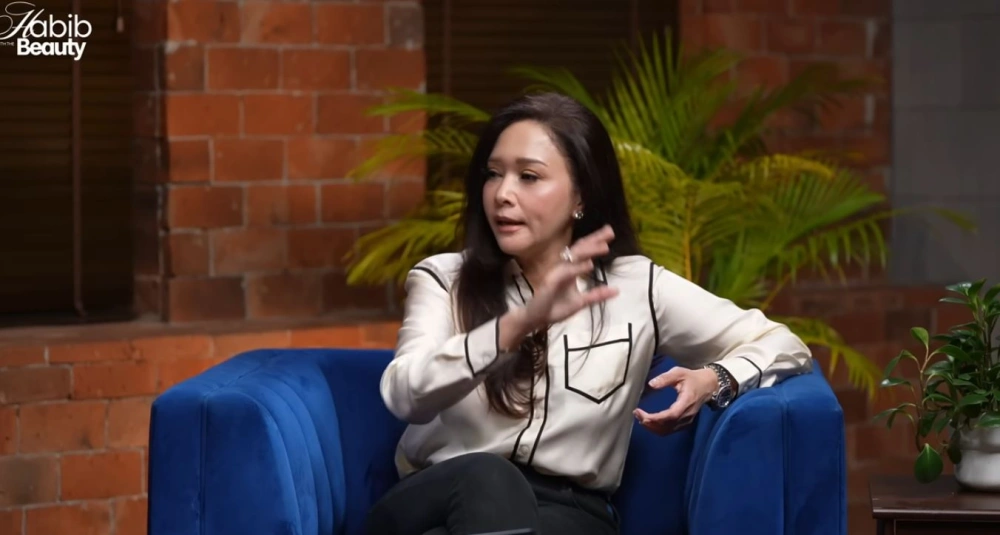 Maia Estianty Ngaku Pernah Jalin Hubungan Dengan Pria Beda Keyakinan [sumber: Youtube Jeda Nulis]