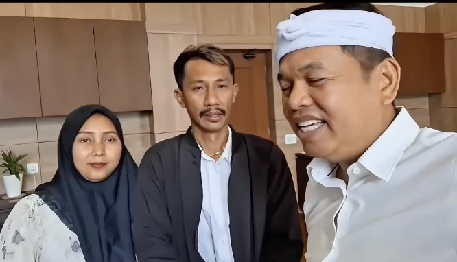 Mang Dans, Istri, dan Dedi Mulyadi. [Instagram]