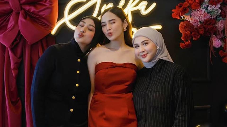Bestie Goals, Syifa Hadju Dapat Sepatu Mewah Puluhan Juta dari Margin & Kesha
