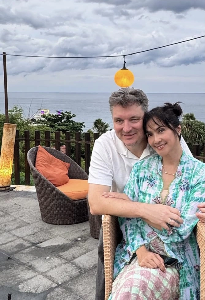 Maudy Koesnaedi Dan Suaminya [Instagram]