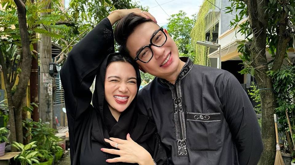 Wika Salim Pamer Foto Romantis, Siti Badriah Singgung Prewedding