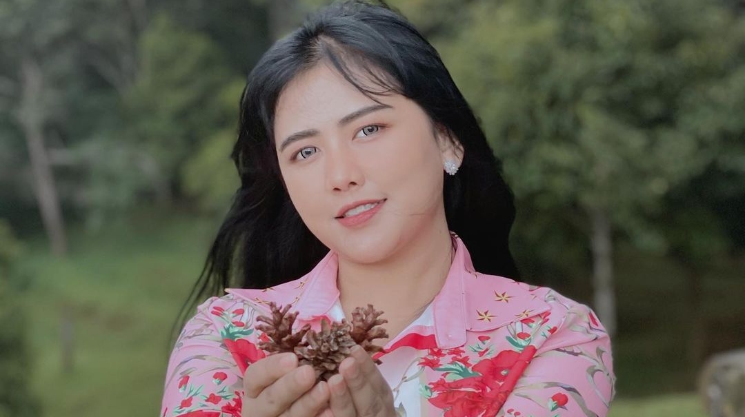 Mella Rossa Adik Via Vallen Nyaleg