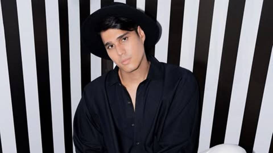 Respons Mischa Chandrawinata Saat Dibandingkan Dengan Rikzy Nazar Banjir Pujian