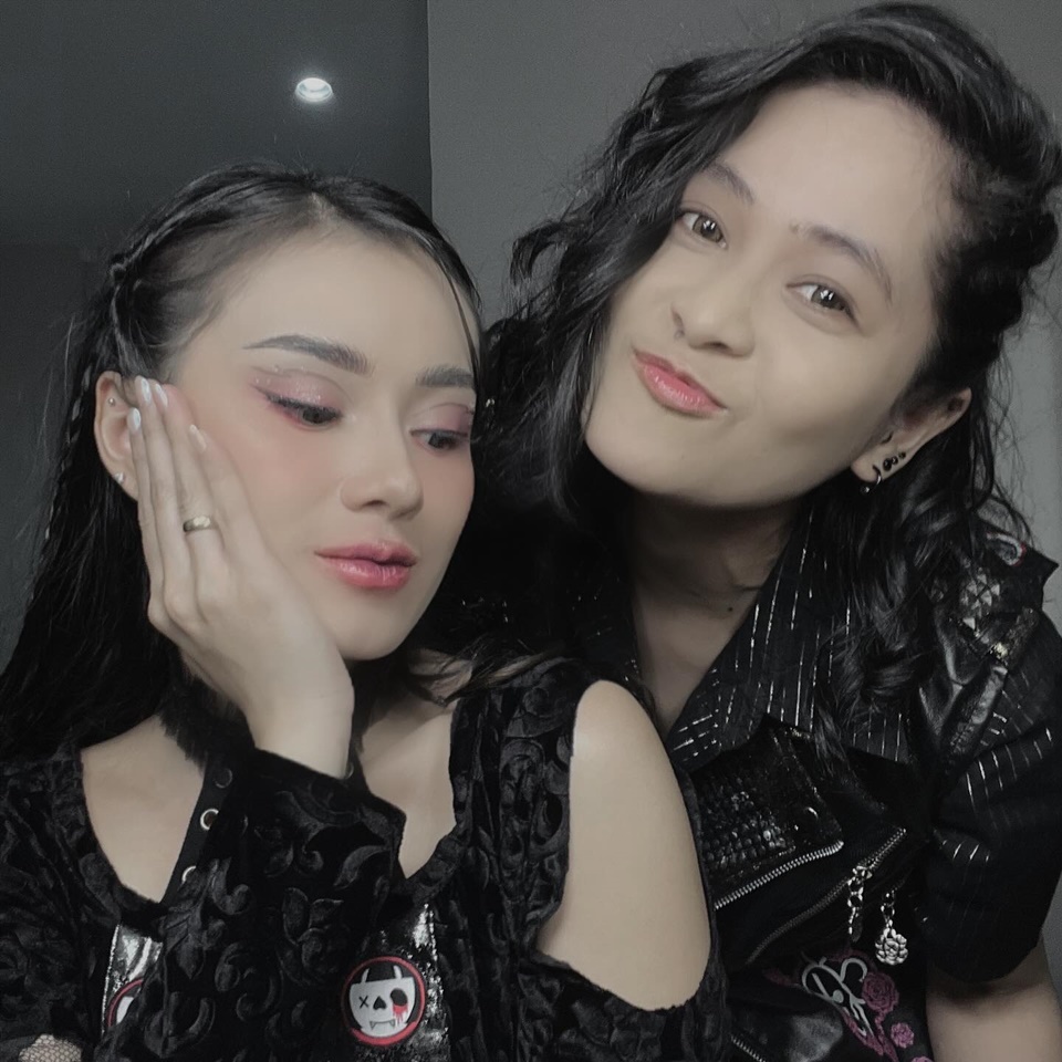 5 Potret Transformasi Mitha The Virgin Kini Tampil Cantik Berambut Panjang