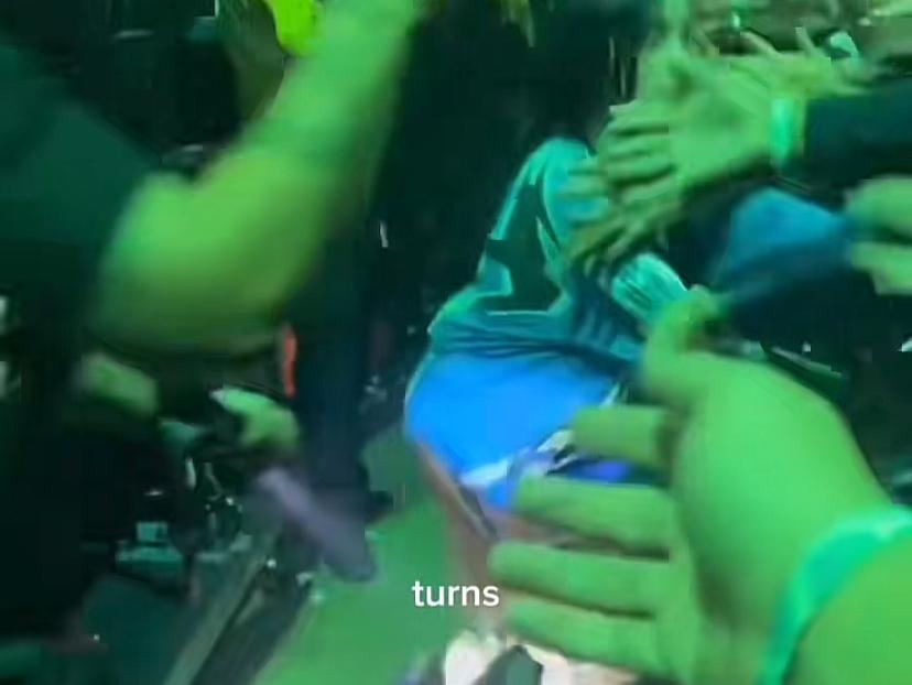 Momen Billie Eillish Ditarik Penggemar Tiktok