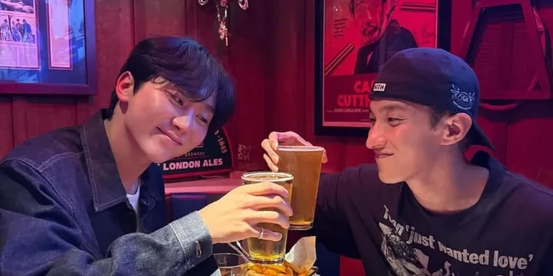 Momen Dk Dan Seungkwan Instagram