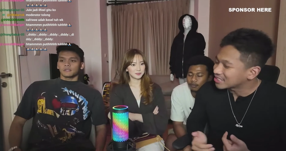 Momen Jule Dan Safrie Di Live Stream Polarmelvin Sumber Youtube