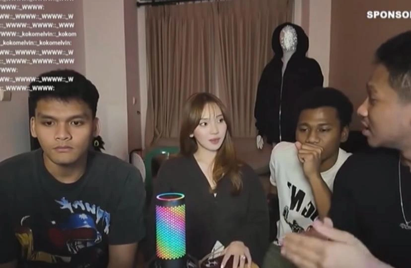 Momen Jule Dan Safrie Ramadhan Diundang Ke Live Streaming Instagram