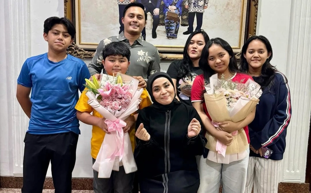 Muzdalifah dan keluarga. (Instagram)