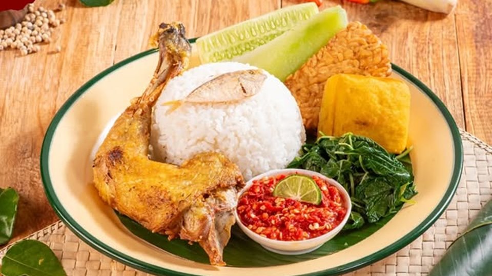 4 Rekomendasi Nasi Tempong di Jakarta Utara: Pedasnya Bikin Nagih!