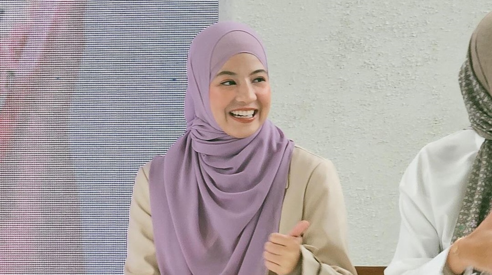 Natasha Rizky Tampil Super Sederhana Tapi Pakai Sandal Rp19 Jutaan