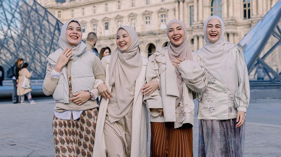 5 Potret Gemas Natasha Rizky Bareng Para Bestie, Diperlakukan Bak Si Bontot