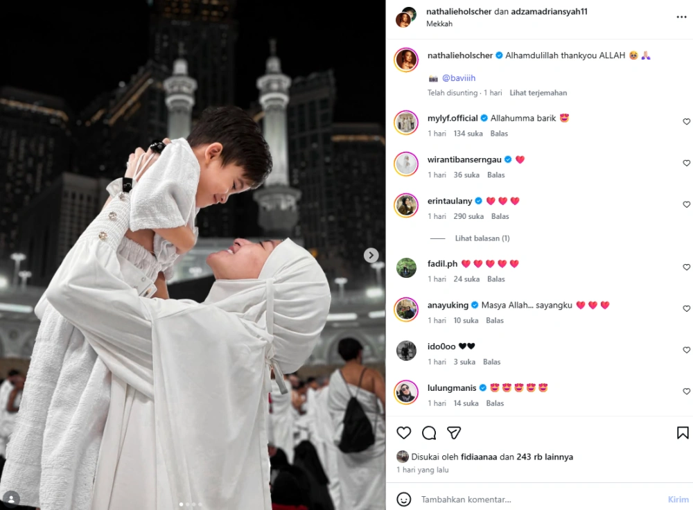 Nathalie Holscher Ajak Adzam Umrah Saat Bulan Ramadan [sumber: Instagram Nathalieholscher]