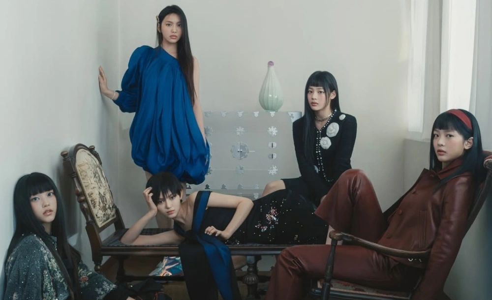 Minji, Hanni, dan Danielle menyusul langkah Haerin dan Hyein untuk kembali ke ADOR. [VOGUE]