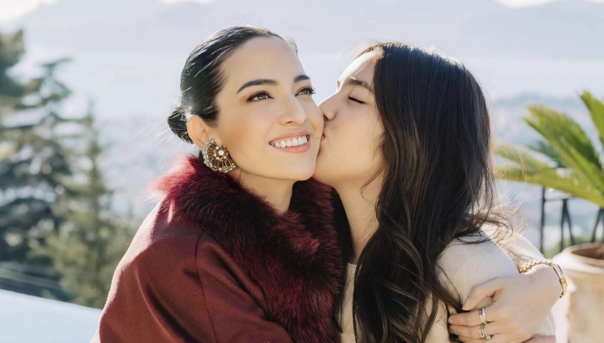 Nia Ramadhani dan putrinya, Mikhayla. [Instagram]