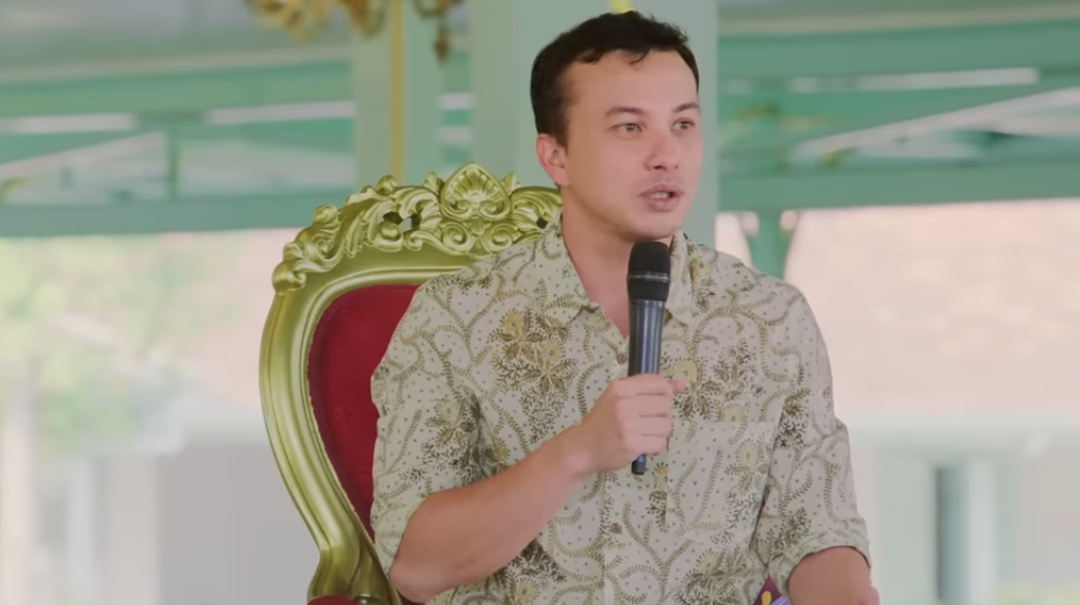 Tatapan Nicholas Saputra ke Lawan Bicara Sukses Bikin Salting