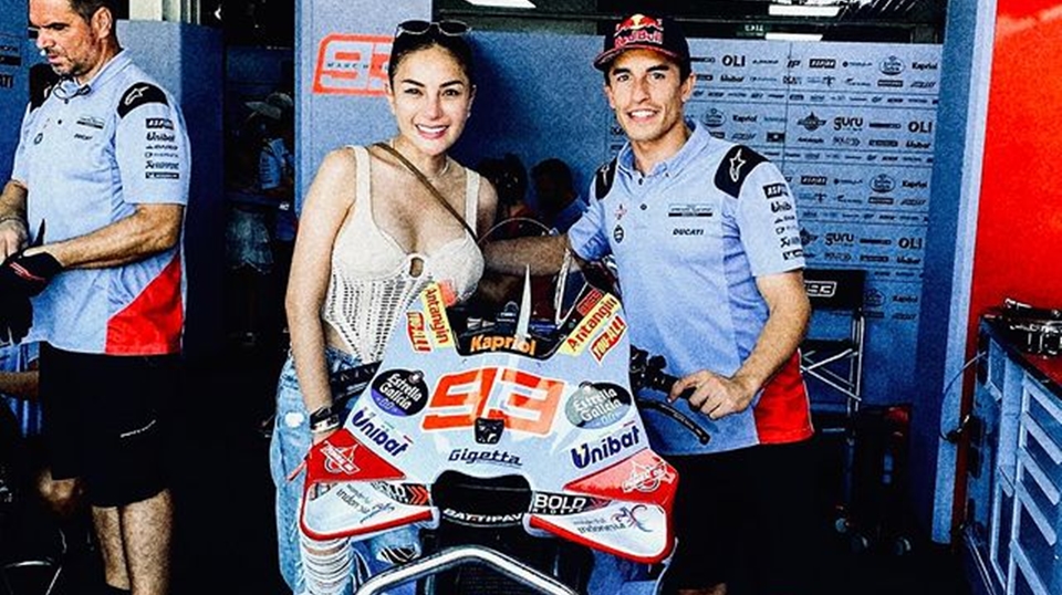 Nikita Mirzani Foto bareng Marc Marquez, Laura Meizani Disentil: Seleranya Bulepotan