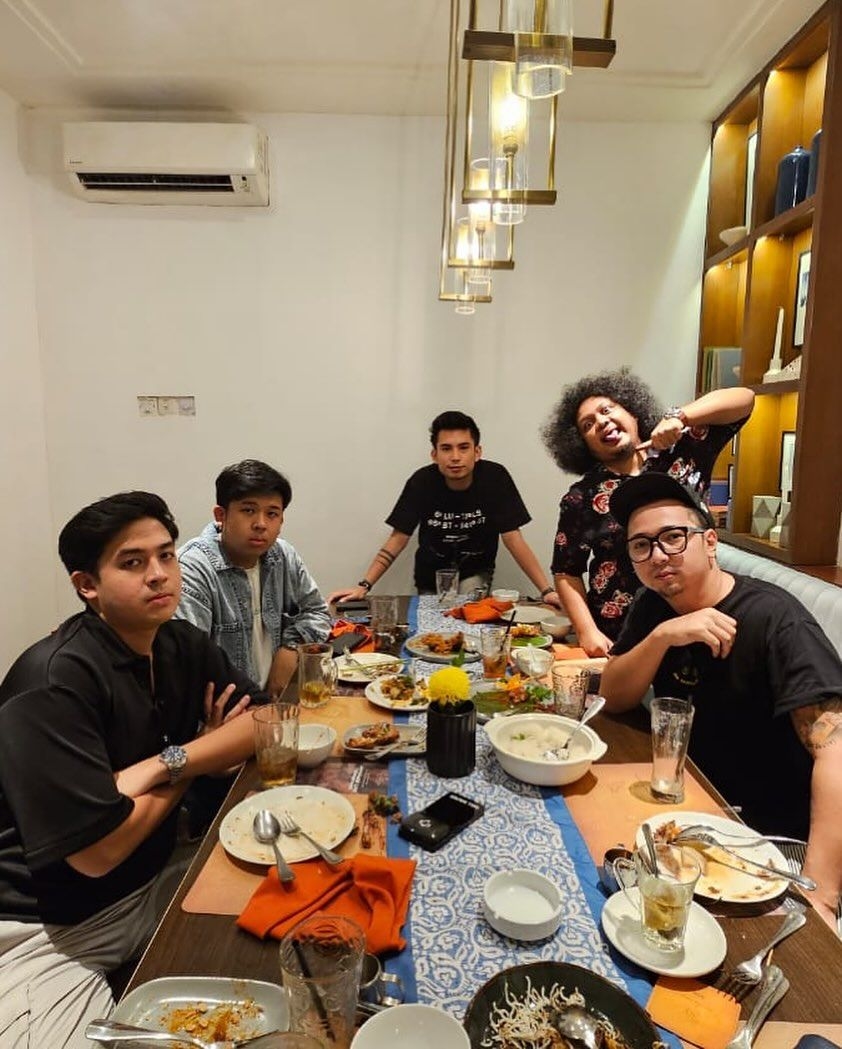 Edho Zell bareng Okin cs