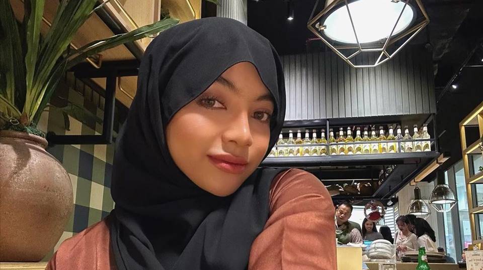 Dulu Bikin Konten Vulgar, Oklin Fia Kini Positif Vibes Pamer Taklukan Gunung Everest