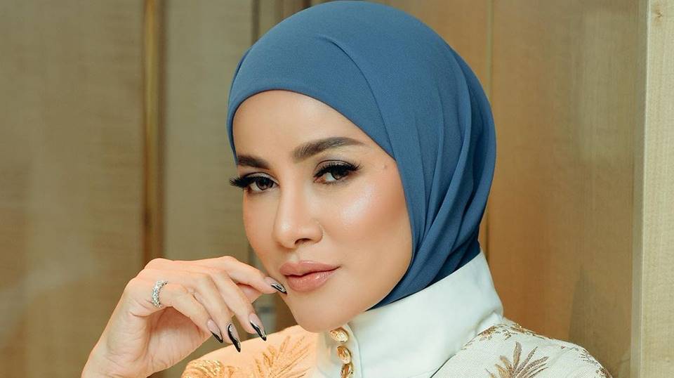 Penampilan Olla Ramlan Pakai Celana Super Ketat Tuai Kritik