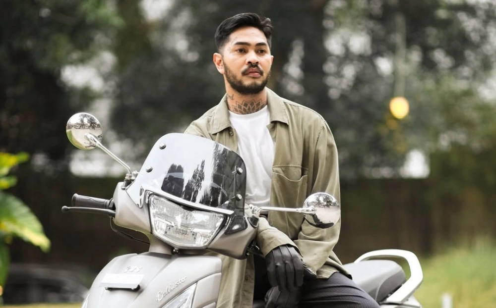 Di dunia hiburan, Onad dikenal serba bisa dari mulai bernyanyi, host hingga berakting. [Instagram]