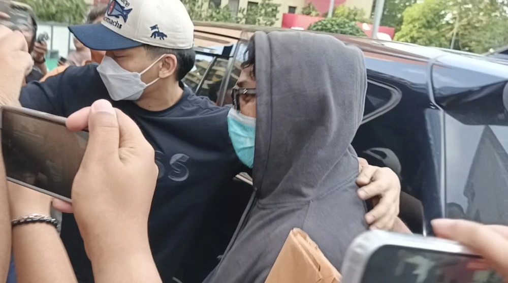 Onad dihadirkan di Pores Jakarta Barat untuk menjalani asesmen kasus narkoba. [FTNews/Selvianus Kopong Basar]