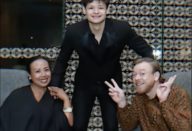 Pacar BTR Rachel Wironggo Vercaemer dan kedua orang tuanya. [TikTok]