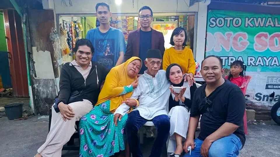 Pak Tarno Kembali ke Pelukan Istri Pertama: Rasanya Seperti Pengantin Baru Lagi